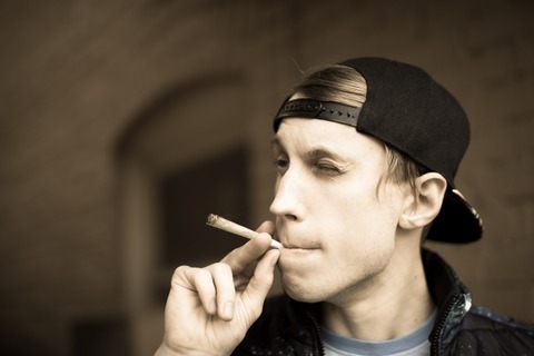 【悲報】厚労省Twitter「大麻は本当に危ない薬物なんです！！」→結果