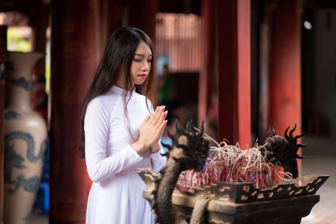 弊社はベトナムに工場があるんだが、先輩とか上司の半数ぐらいが現地で嫁さんもらった結果。。。。