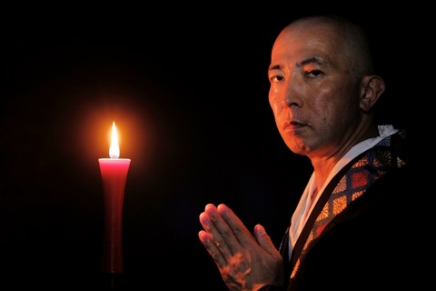 クソ坊主「お経？60万ですね、それ以下なら辞退しまーす」俺「…」→結果