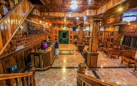 【画像】イギリスの三ツ星ホテル(日本円で1泊35000円相当)で出た朝食がこちらｗｗｗｗｗ