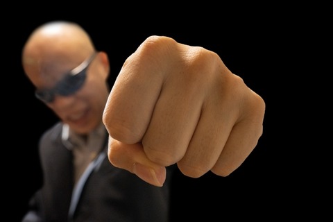 【動画】DQNが爺さんをいじめようとした結果ｗｗｗｗｗｗ