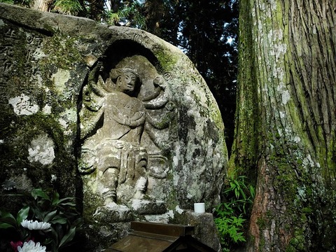 sacred-stone-218876_640