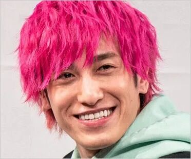 【悲報】EXIT兼近さんの自伝小説、内容がエグすぎると話題に・・・