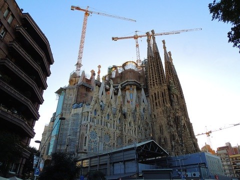 barcelona-2662039_640
