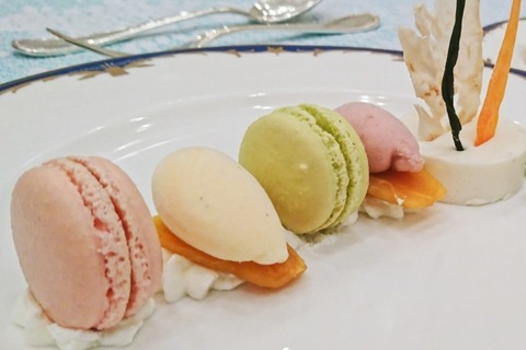 【画像】超一流スイーツ職人「ローソンのデザートを食べて評価するの？別にいいけど・・・」