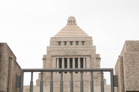 【悲報】日本政府さん、今度は走行距離に応じた課税を検討してしまう・・・
