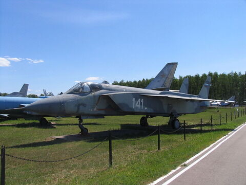 1024px-Yak-141_VVS_museum