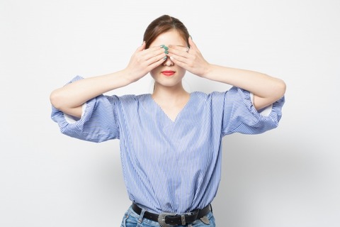 【画像】インフルエンサーの女さん、うっかり顔加工を入れ忘れてしまう！！！！