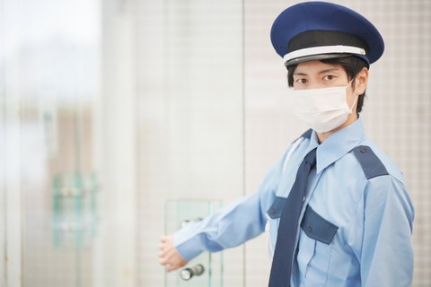 警備員俺「あっ、すみません社員証ない方の入館はご遠慮願います」部長「え？いや俺やん俺俺」→結果ｗｗｗｗ