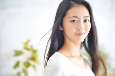 【画像】役所でとんでもない美人職員を雇った結果ｗｗｗｗｗｗｗ