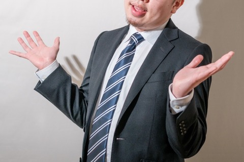 大学生「ストゼロうめぇ！」ｷｬｯｷｬｯ ワイ「ガキが…(腰に着けた水筒)ｷｭﾎﾟﾝ！」ｺﾞｸﾘ