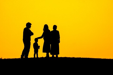 【画像】これを超える「家族写真」、ガチで無い・・・