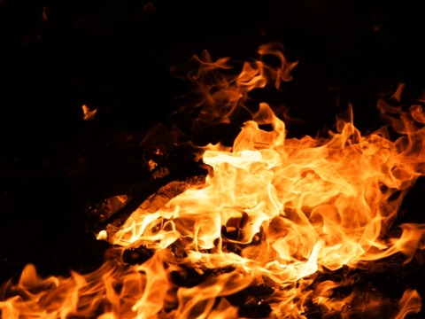 【閲覧注意】だーすけの動画配信中にマッチの不始末で地獄絵図になった原因←これｗｗｗｗ