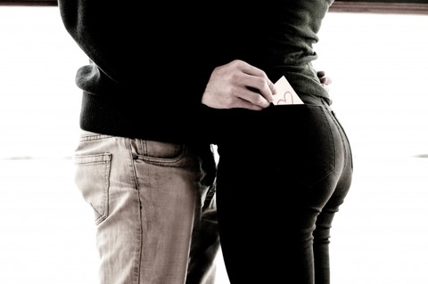 【画像】浜辺美波を抱いた俳優の感想♡