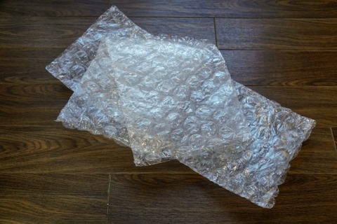 日本人「暖房消して窓にプチプチ貼ります...」→結果…