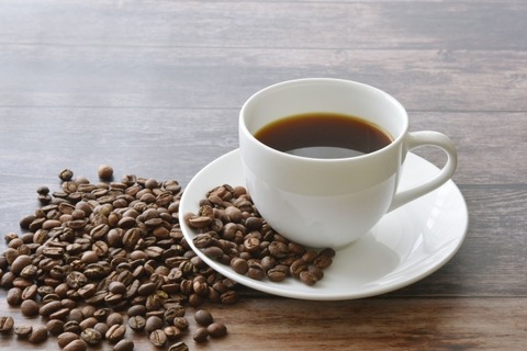 【悲報】カフェイン過敏症「目覚ましに濃いコーヒー空きっ腹に入れた結果…」