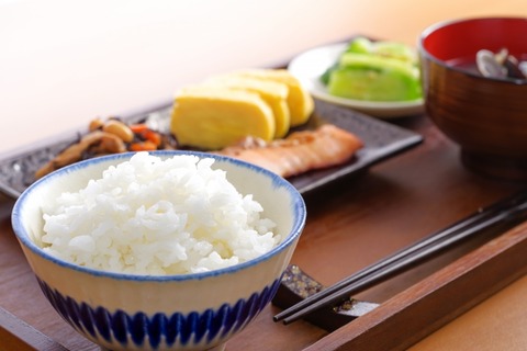 医師「日本人の約5割が毎朝食べている”最悪の食べ物”がこれです・・・」