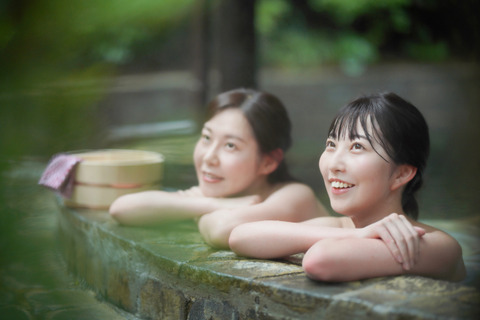 【悲報】60年以上風呂に入っていない「世界で最も汚い男」村の若者に風呂に連れて行かれた結果・・・・