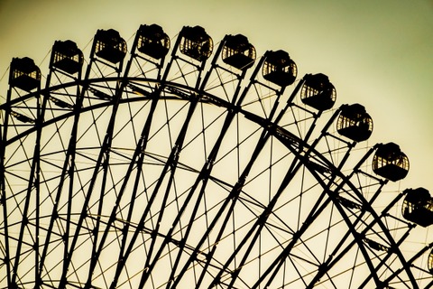 【画像】観覧車、とんでもなく危険な乗り物になってしまう・・・