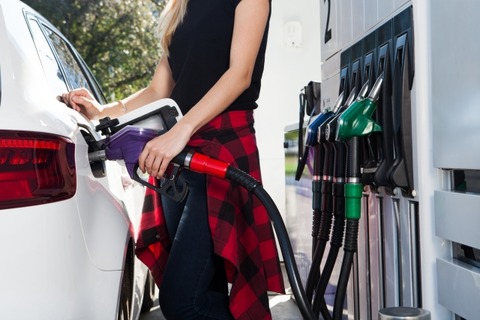 【閲覧注意】女「車の給油口が凍ってる…せや！ライターで溶かしたろｗ」→結果(動画ｱﾘ)