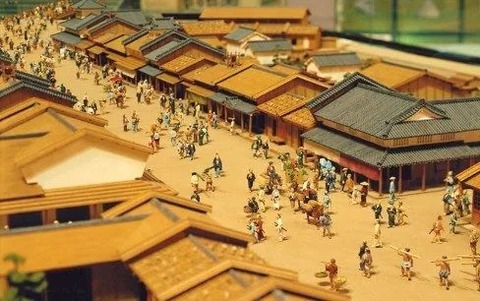 江戸時代は江戸に男の働き手が多くいて一品の惣菜売りが流行していたそうだね…