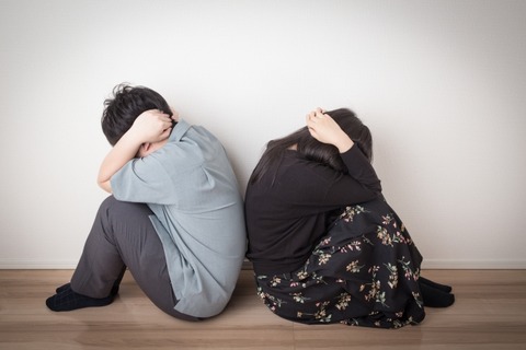  【悲報】1000万円の「ランドクルーザー」を買った夫婦、ヤバすぎる末路を迎えてしまう。。
