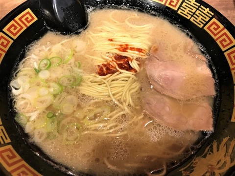 店員「ニンニク入れますか…？？」ワイ「はい」店員「はいじゃねえんだよ！！」→結果…