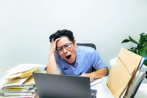 先輩「おまえって今月末でウチやめるんだっけ？？」ぼく「まあ……」先輩「……なら頼みたいことがある」→結果。。。。。。