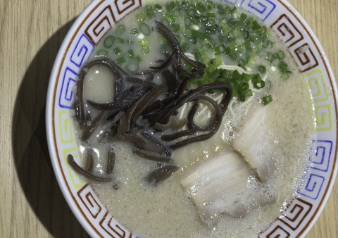 【悲報】ラーメン屋の豚骨臭、豚骨臭じゃなかった・・・