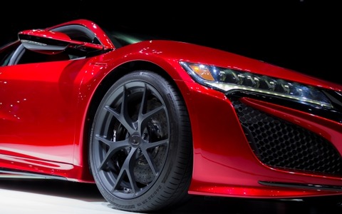 【画像】トヨタ「あれ？ペダルって要らなくね？全部手で運転すればいいじゃん」→