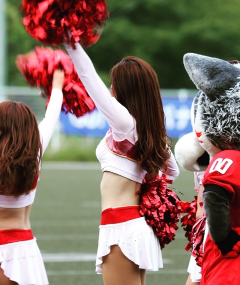 【画像】最近のチアガール、露出が多すぎるｗｗｗｗｗ