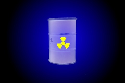 【終国】東電様「福島汚染除去に1人あたり1日10万だしてる」作業員「え？8000円しか貰ってないっすよ....」