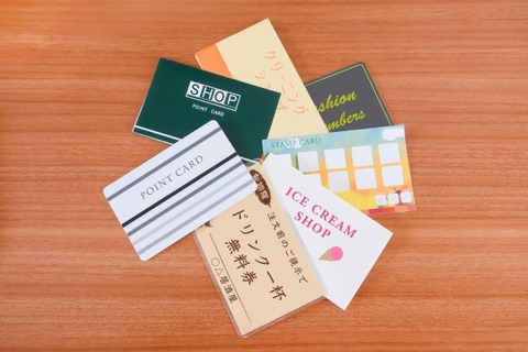 【悲報】暴力団幹部さん、身分を隠してスーパーのポイントカードを作った結果…