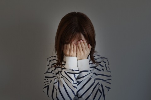 【悲報】カエル入りサラダを食べた女性の末路・・・・