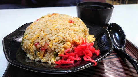 【画像】コンビニ跡地にできる謎中華料理屋「これが500円のチャーハンよ～」