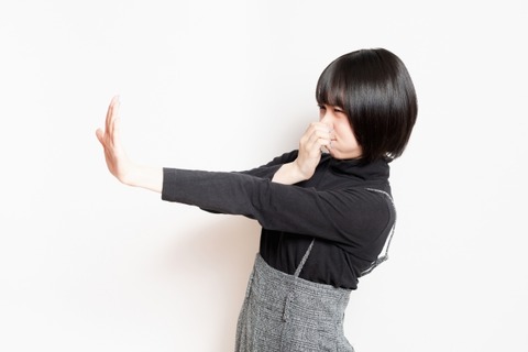 【悲報】女上司「ちゃんとシャツ洗ってる？生乾きの臭いひどいよ？」俺「大丈夫です」→結果