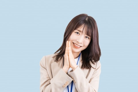 妹(22)「ねえお金あげるから出かけてくれない」ワイ(26)「！？」→