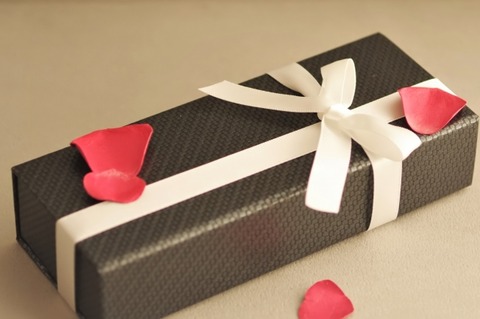 【画像】マッマが就職祝いにコレ買ってくれたｗｗｗｗｗ