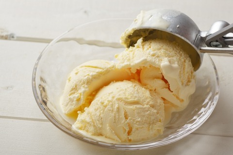 【画像】コンビニ店員女性「弱者男性はいつもこのアイス買ってく」