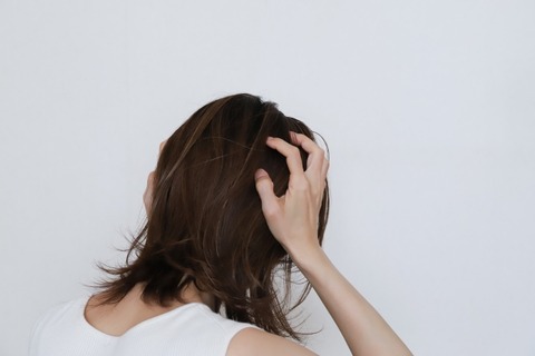 【悲報】美少女、自殺・・・