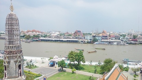 【画像】満員電車で通勤してたサラリーマン、タイに移住して2ヶ月経った結果ｗｗｗｗ