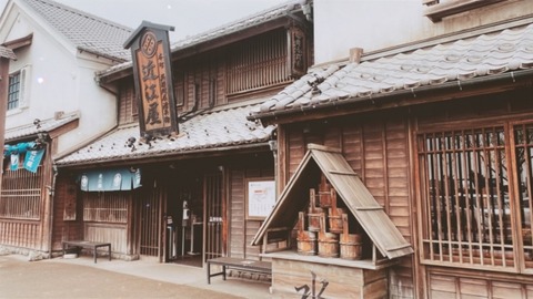 【画像】江戸時代の江戸の庶民が住んでた長屋がこちら…