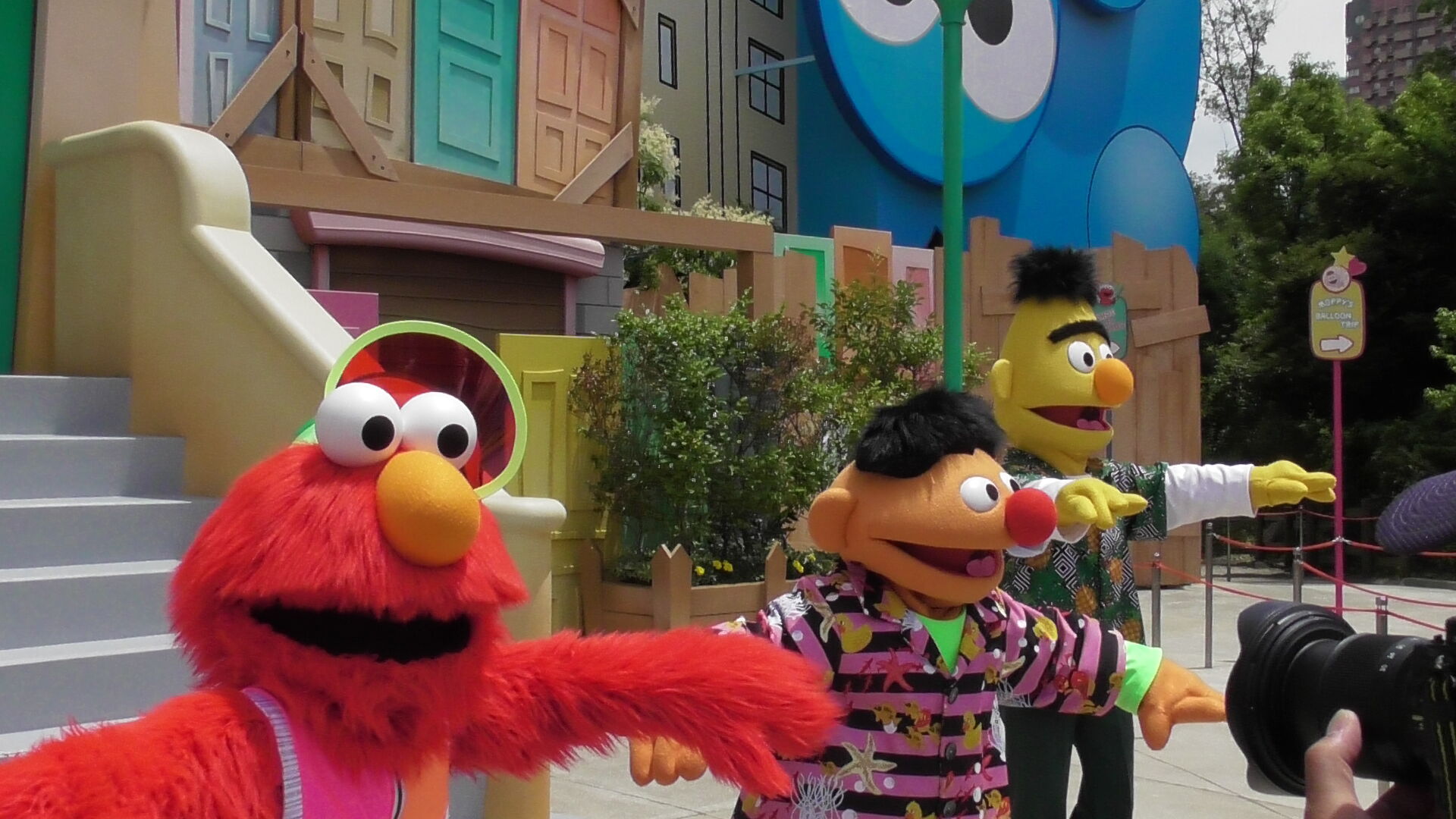 ユニバーサル ワンダーランド サマー ダンス ア ロング セサミストリート Usj 22年6月27日 パンダusjのショー パレ動画好き ユニバーサル スタジオ ジャパンの情報系ブログ