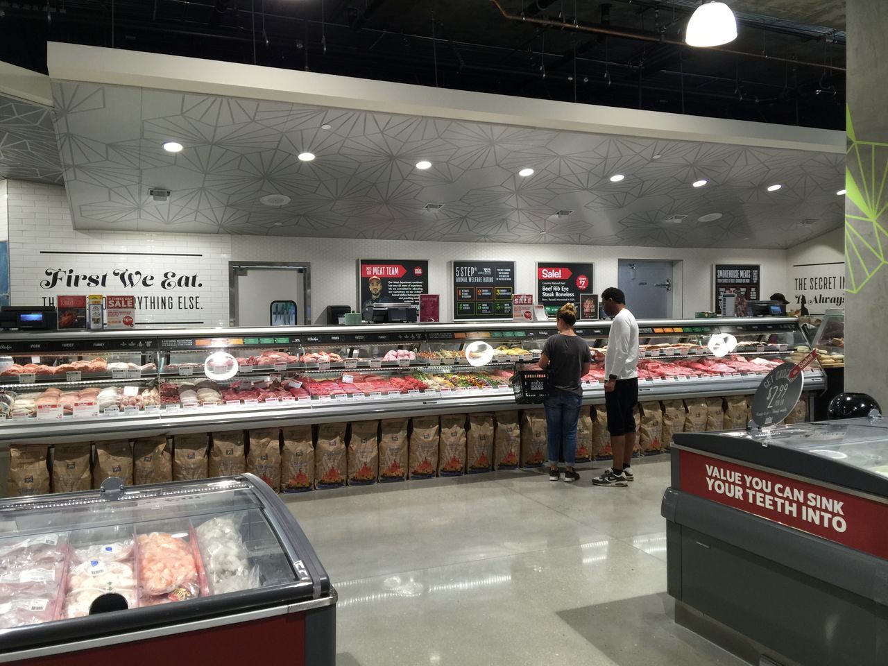 ホールフーズ ロサンゼルス ダウンタウンに新店 割高なダウンタウン丼は激ウマ 激しくウォルマートなアメリカ小売業ブログ ホールフーズ ロサンゼルス ダウンタウンに新店 割高なダウンタウン丼は激ウマ 激しくウォルマートなアメリカ小売業ブログ