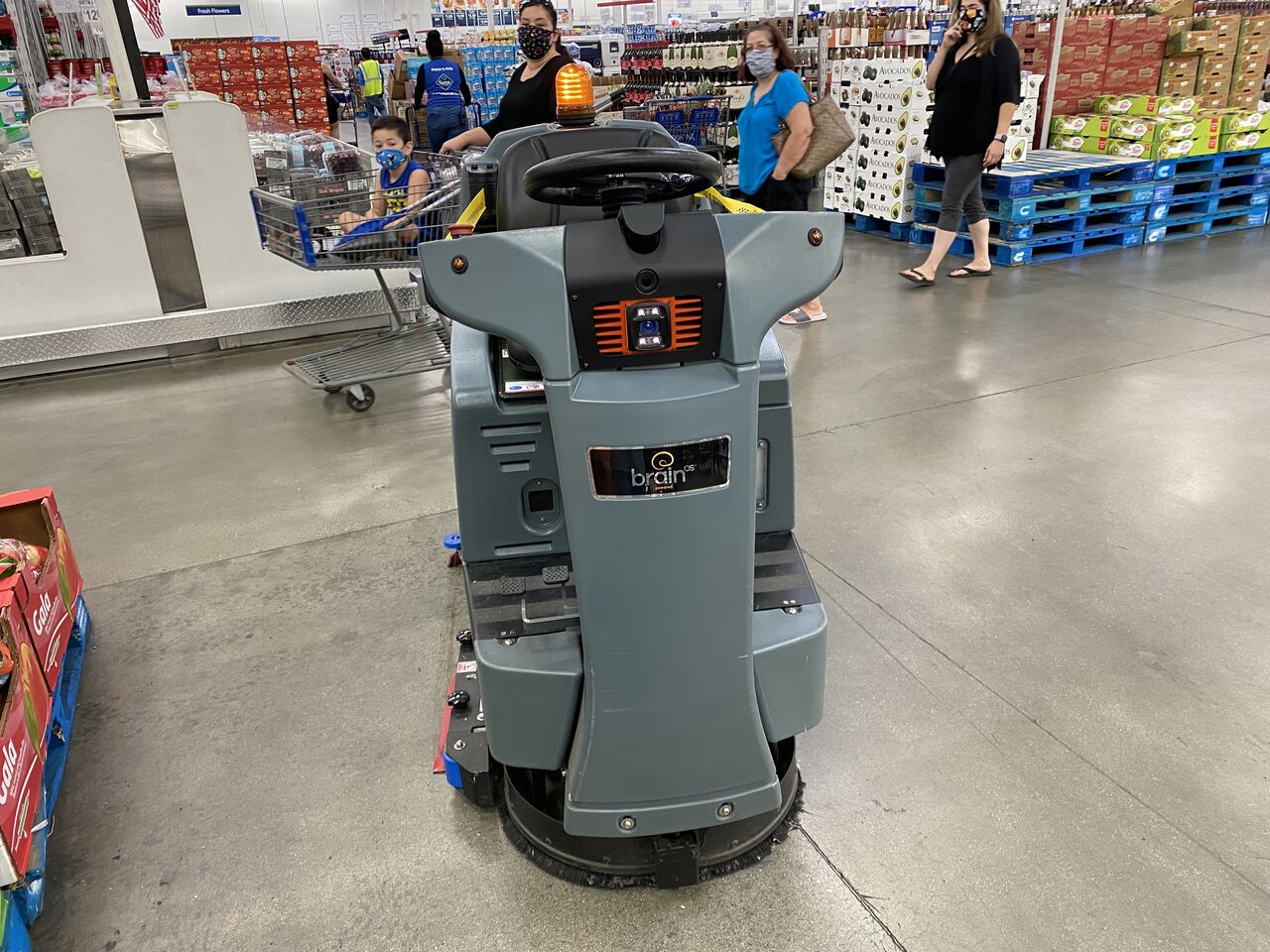サムズクラブ 掃除 床磨きに在庫管理もこなす1台二役のロボットを全店に導入 後藤文俊 Blogos ブロゴス サムズクラブ 掃除 床磨きに在庫管理もこなす1台二役のロボットを全店に導入 後藤文俊 Blogos ブロゴス