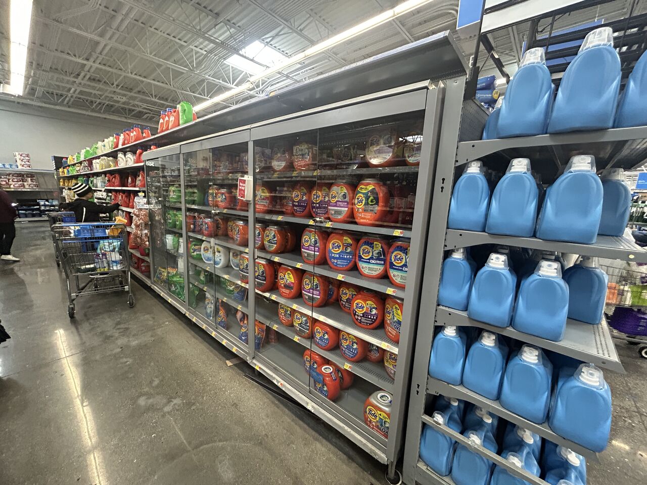  Apple、iPodの在庫を小売店のアクセサリ棚に降格へ