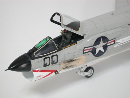 Hasegawa 1/48 F-8E クルセイダー （完成） : Go Navy! (乙)