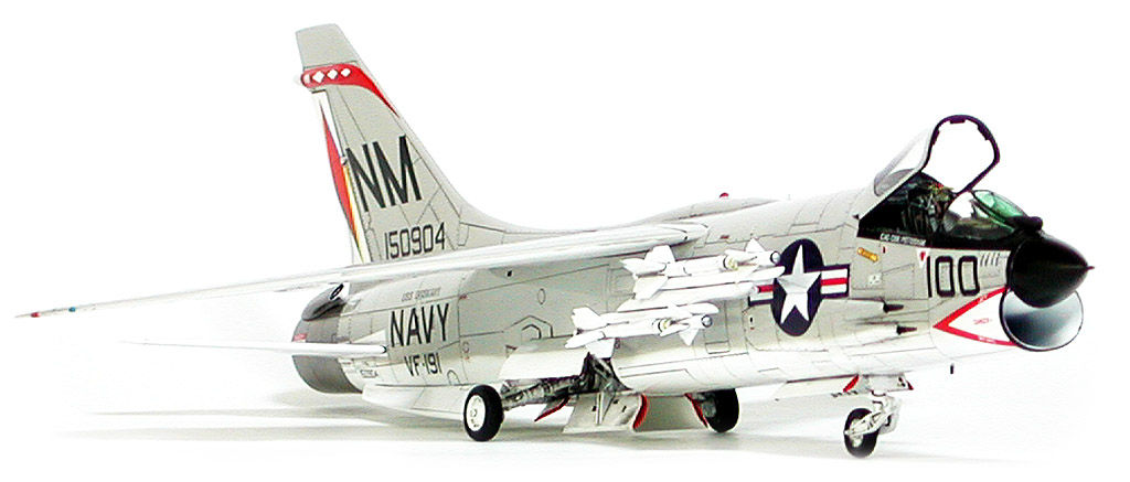 F-8クルセイダー 1/72モデル F-8 クルセイダー 折り畳み翼セット (1/72 アカデミー用