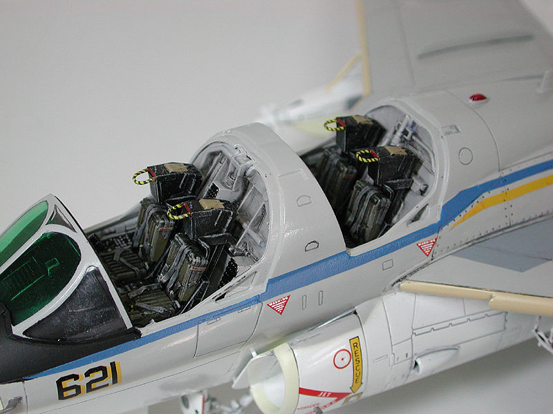 キネティック 1/48 EA-6B プラウラー(最終回) : Go Navy! (乙)