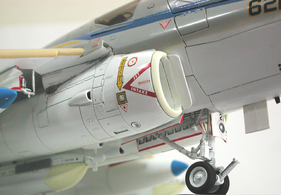 キネティック 1/48 EA-6B プラウラー(最終回) : Go Navy! (乙)